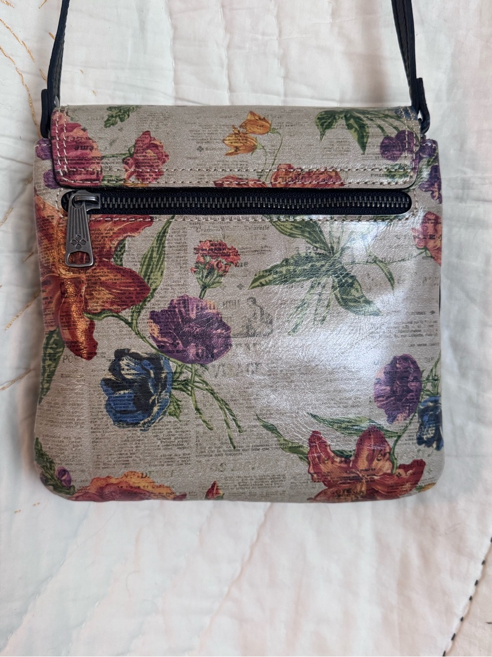 Patricia Nash Crossbody Bag in Parisian Newspaper Print - Picture 6 of 7
